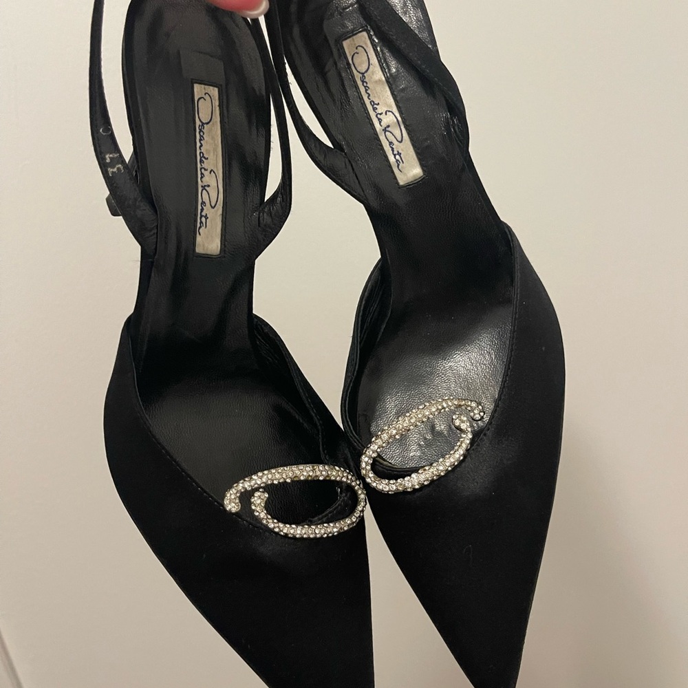 Oscar de la Renta Black Pointed Toe Slingback Heels with Crystal Oval Accent